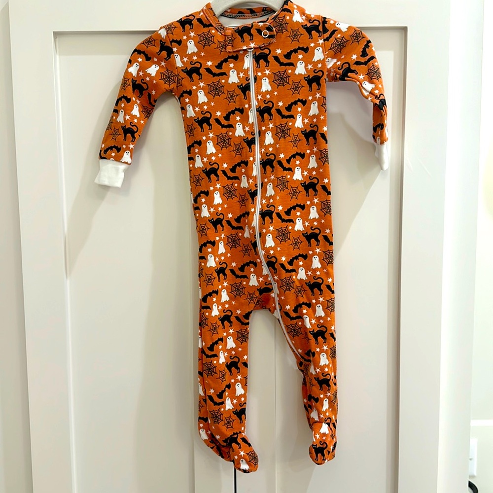 Lila + Hayes Halloween Zipper Footie 0-3M